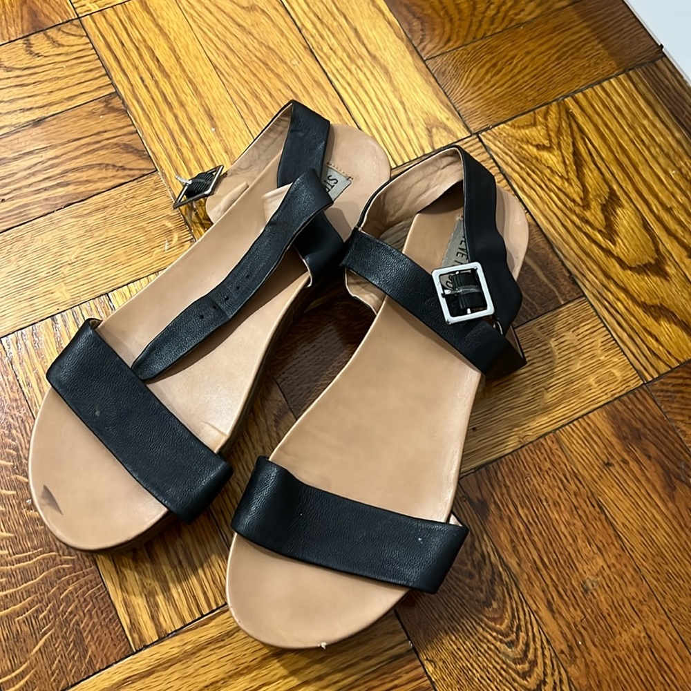 Steven Madden black platform sandals